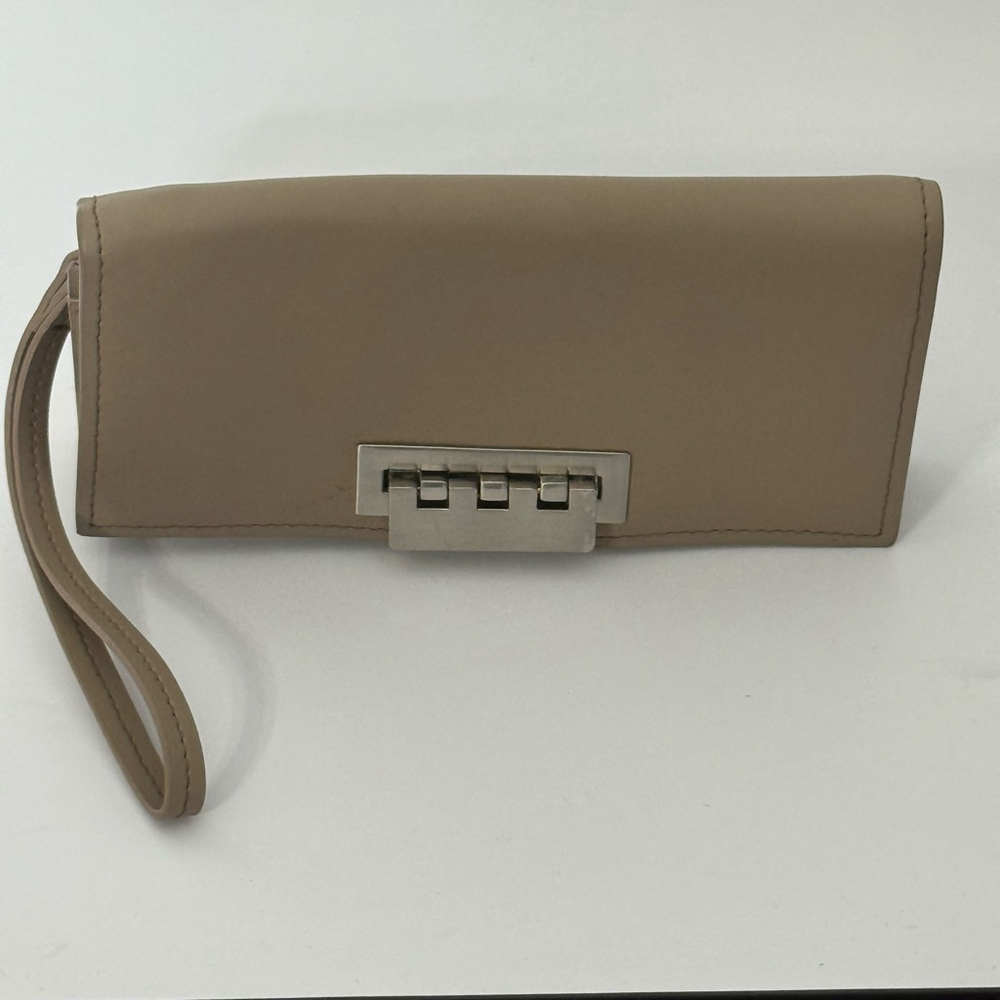 ZAC Zac Posen Women's Eartha Relaxed Grain Leather Seagull Wristlet